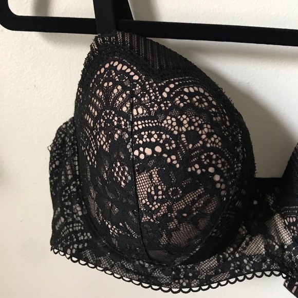 Victoria's Secret Dream Angels Demi Bra - Picture 7 of 15